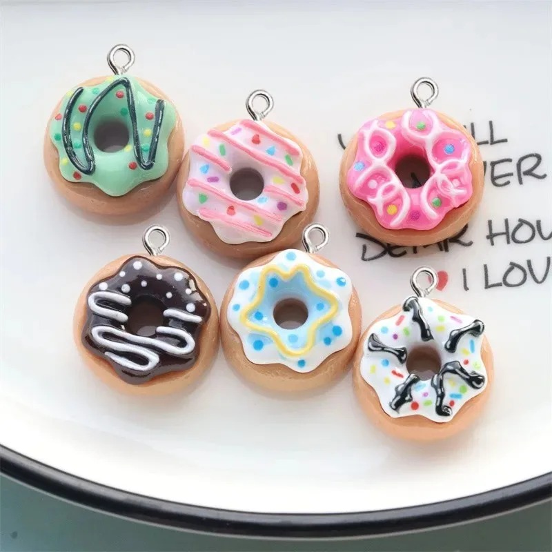 Resin Art Keychain - 10 шт. разноцветных мини-подвесок в форме
