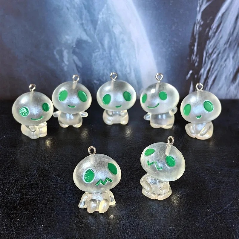 Resin Art Keychain - 7 шт. светящихся в темноте подвесок-инопланетян